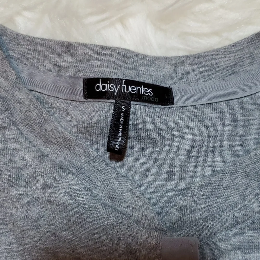 Daisy Fuentes gray button down cardigan sweater S